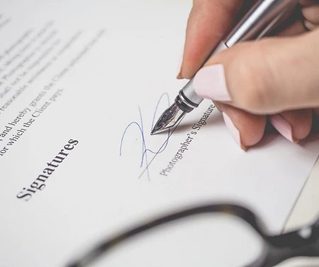 Хто має право підписувати наказ про призначення тимчасового директора